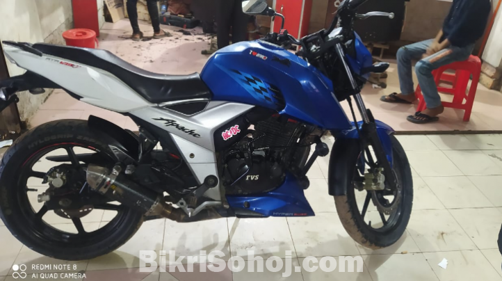 TVS Apache 4v